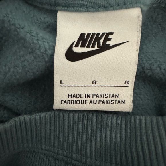 Large Blue Nike Crewneck Sweatshirt - Picture 3 of 3